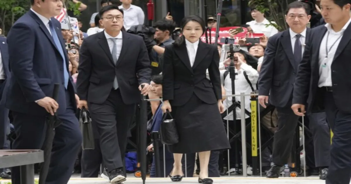 Ex-President’s Wife Faces Corruption Probe in Seoul