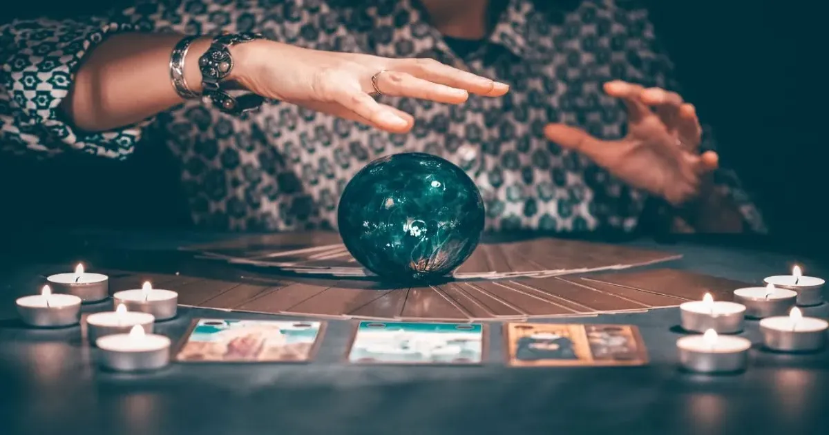 Astrology vs. Tarot: Which One Is Right for You?