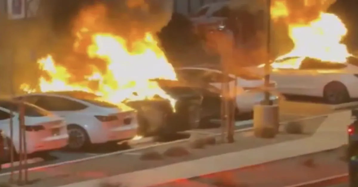 Increasing Violent Attacks on Tesla; Musk Faced With Choice 