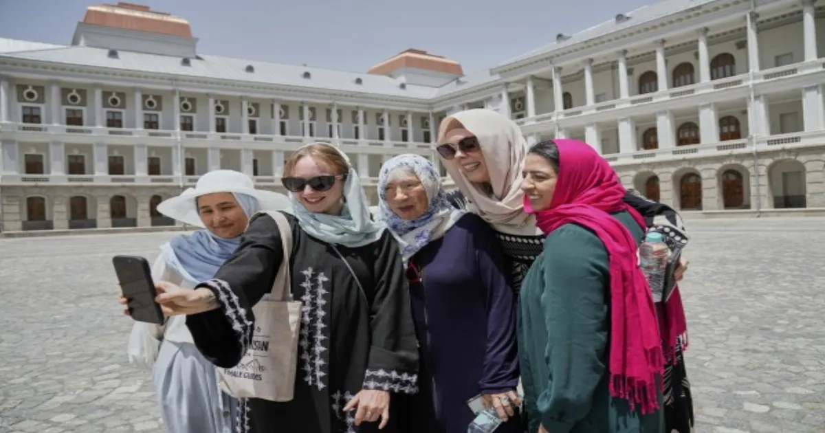 afghan-women-guides-defy-restrictions-lead-women-only-t
