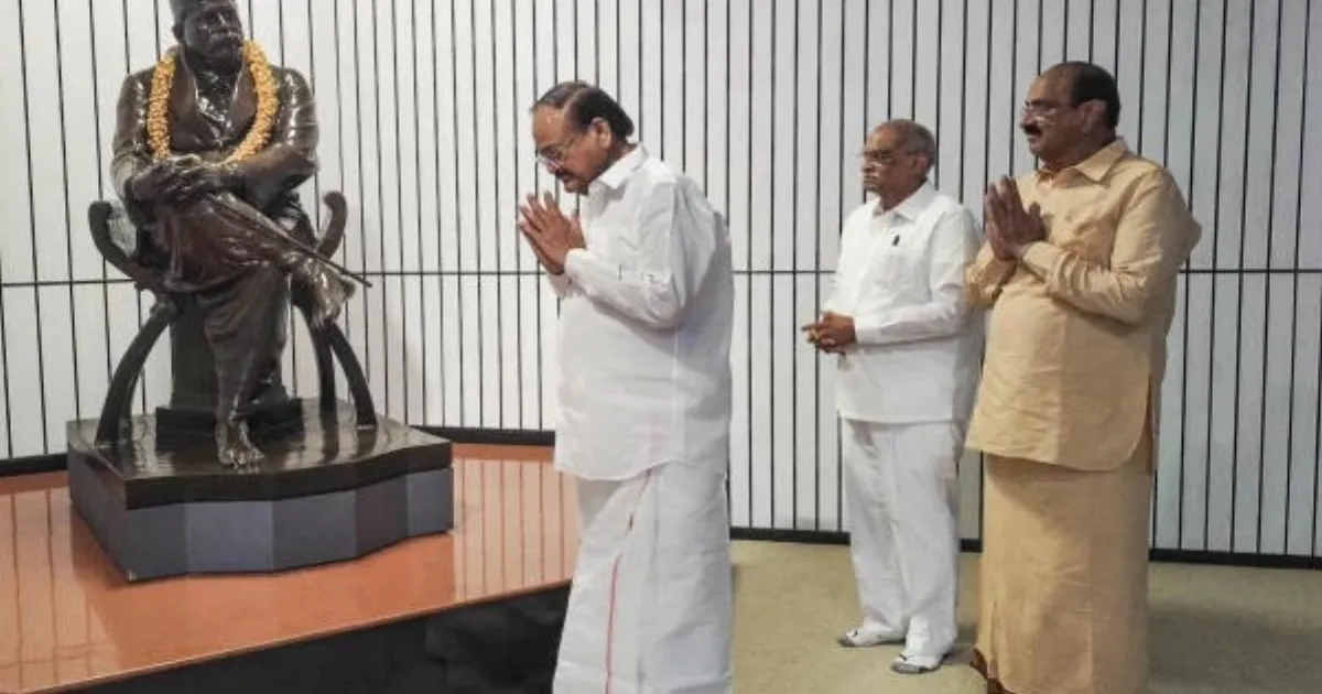 ex-vp-naidu-tours-rss-new-delhi-office