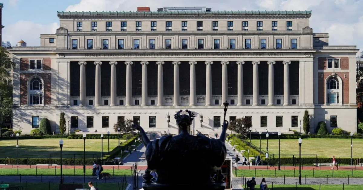Columbia Journalism Admissions Paused Amid Drop In Applications Linked To Trump Visa Policies