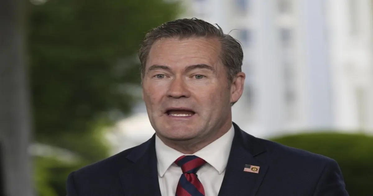 trumps-soft-landing-for-ousted-loyalists