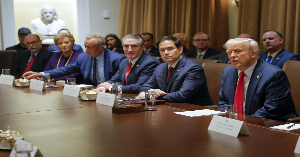 Trump Revokes Chevron’s License for Venezuelan Oil, Escalating Pressure on Maduro