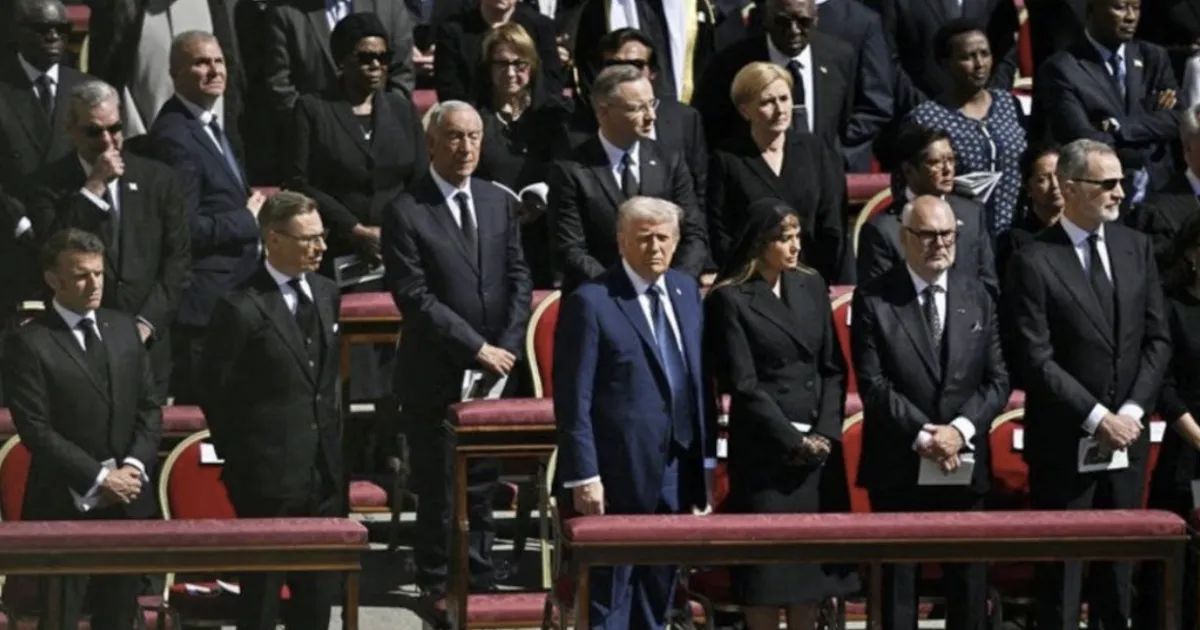 The Lone Man In A Blue Suit For the Pope's Funeral! Trump Shocks the World