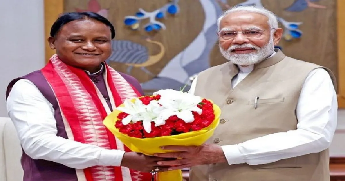 Odisha CM Applauds PM Modi’s Rs 10 Fuel Duty Cut, Urges Calm Amid Price Volatility