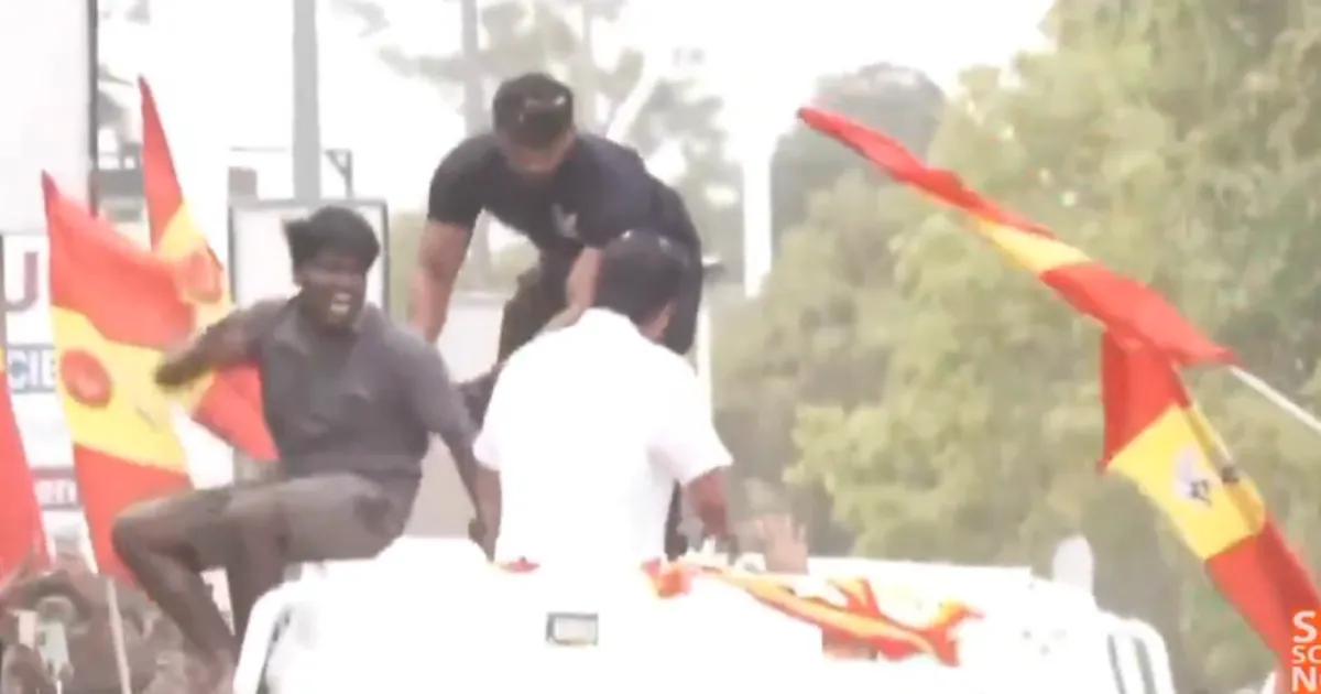 Huge Security Lapse in Coimbatore! Thalapathy Vijay's Y-Class Cordon Broken