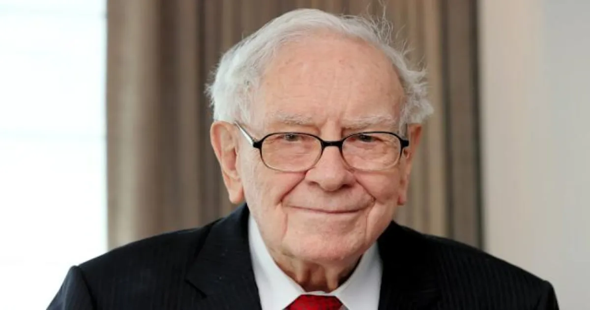Berkshire CEO Warren Buffett Says “I’m Going Quiet,” Passing Annual Reports to Successor