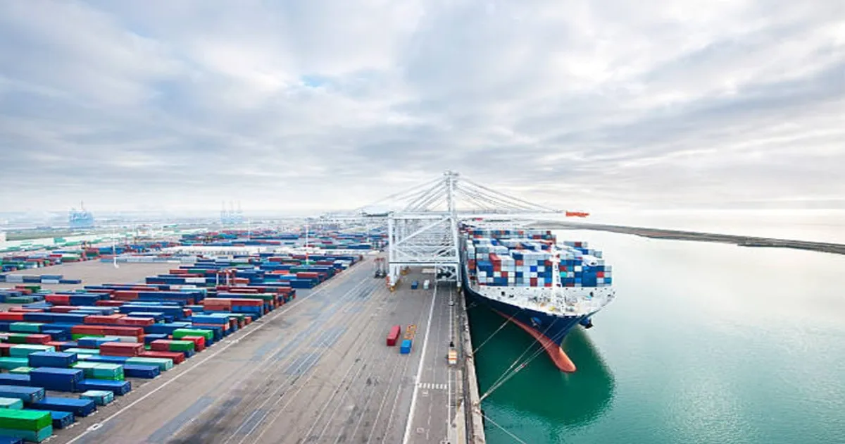 kolkata-port-surges-21-in-q1-fy26-cargo