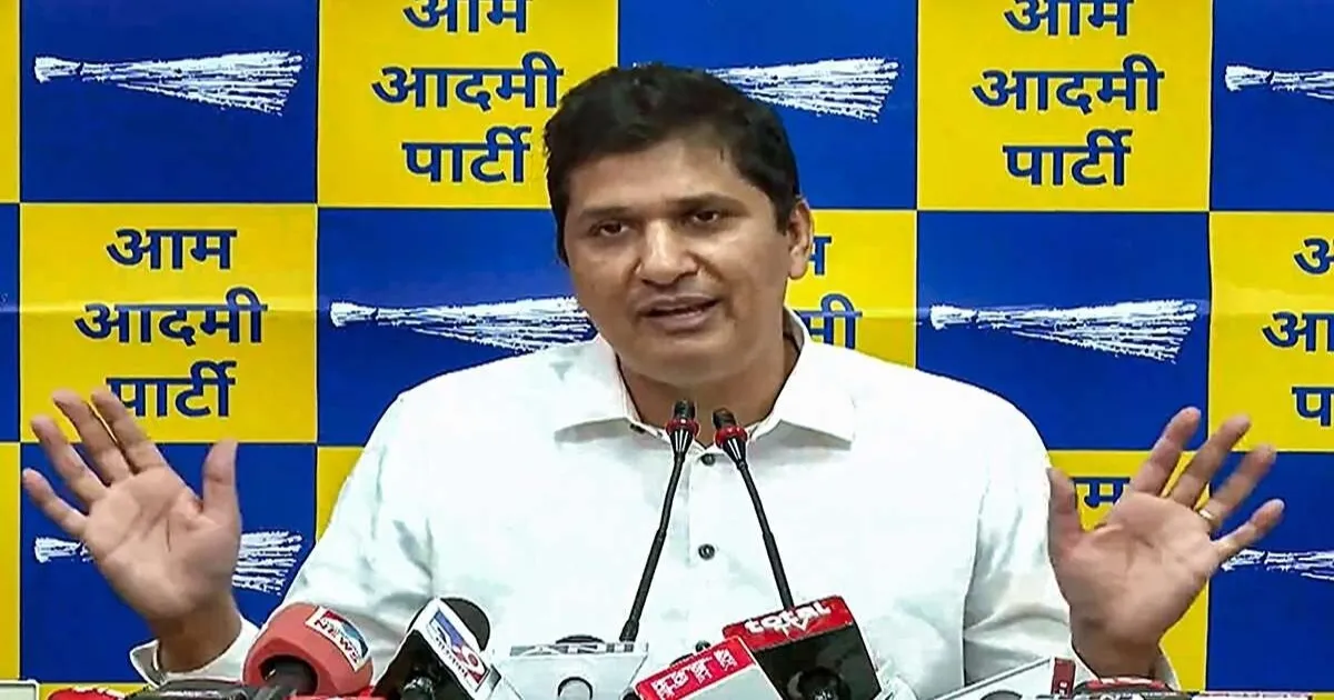 AAP Slams Delhi Govt’s ‘Derogatory’ DM Circular