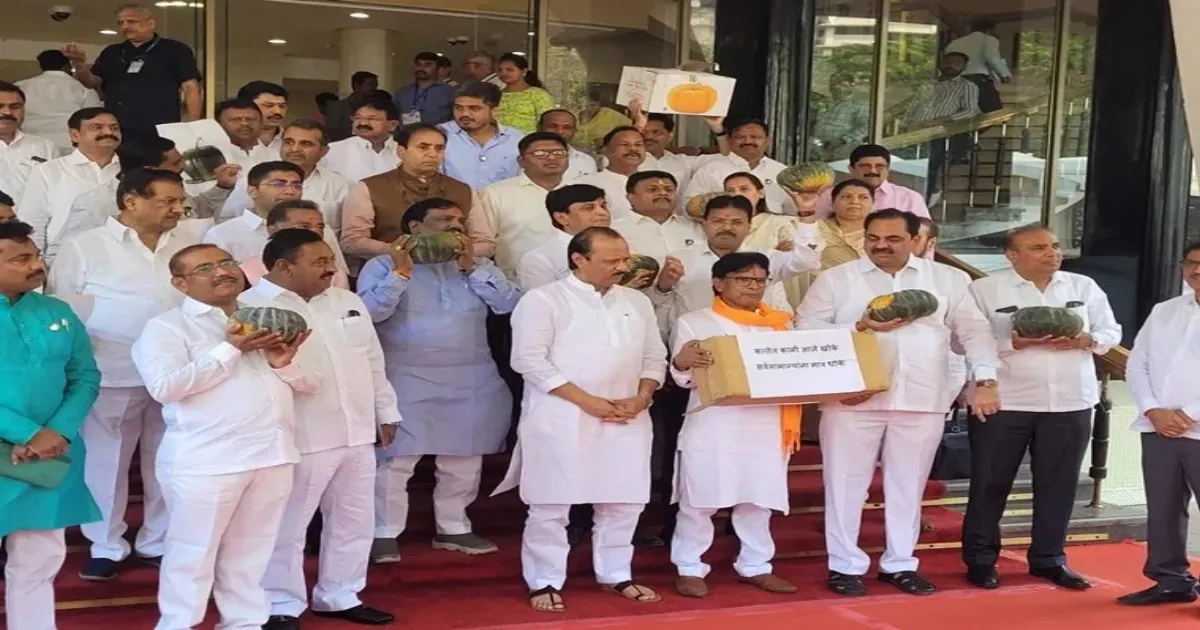 Opposition’s ‘Pumpkin Protest’ Slams Maharashtra Govt’s Inaction