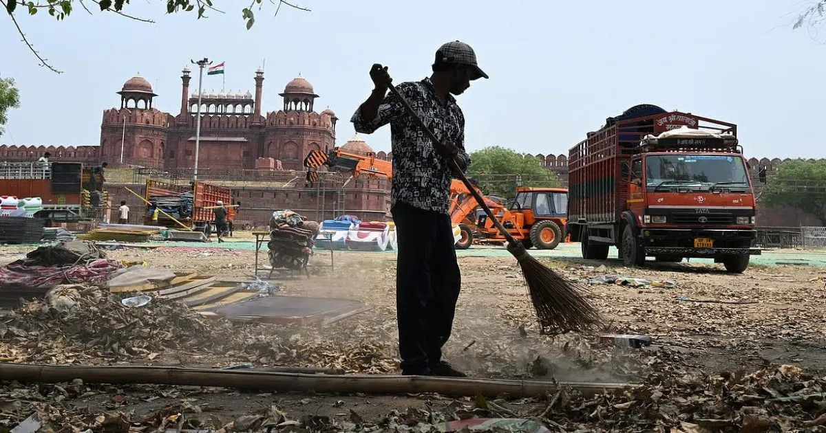 Delhi Launches Month-Long Cleanliness Drive