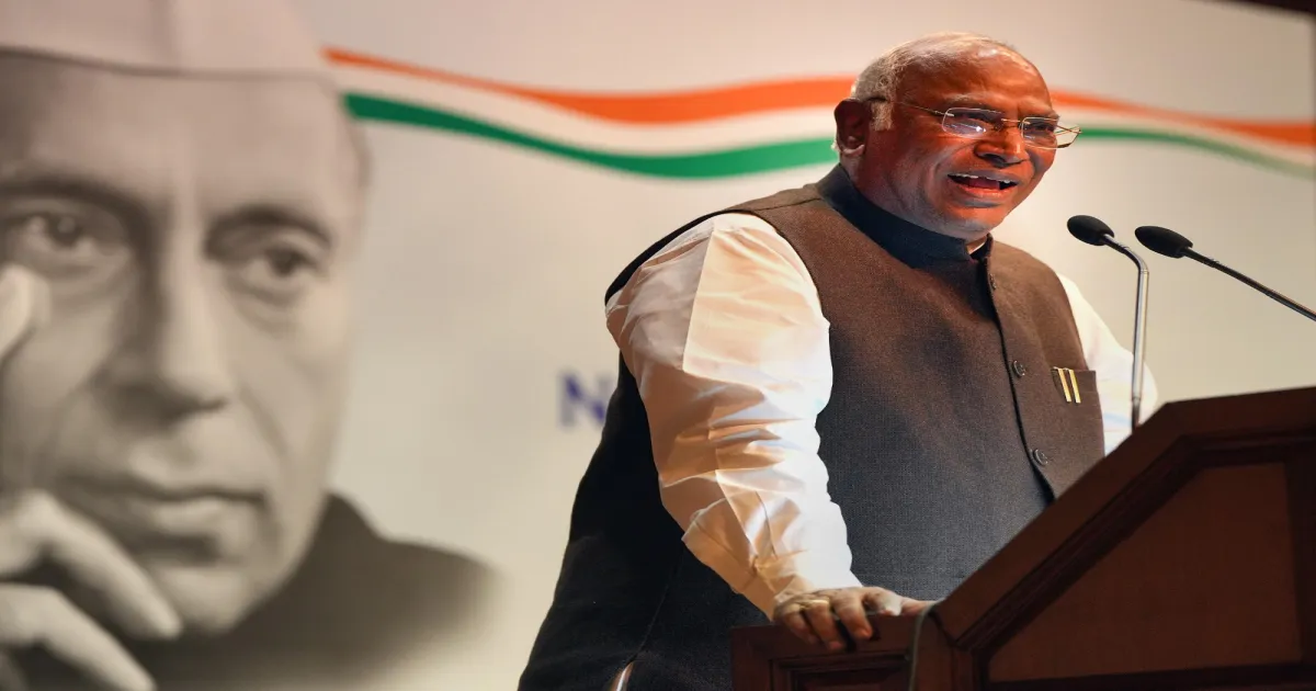 Kharge Accuses Modi of ‘Murdering’ Constitution at Mysuru Rally
