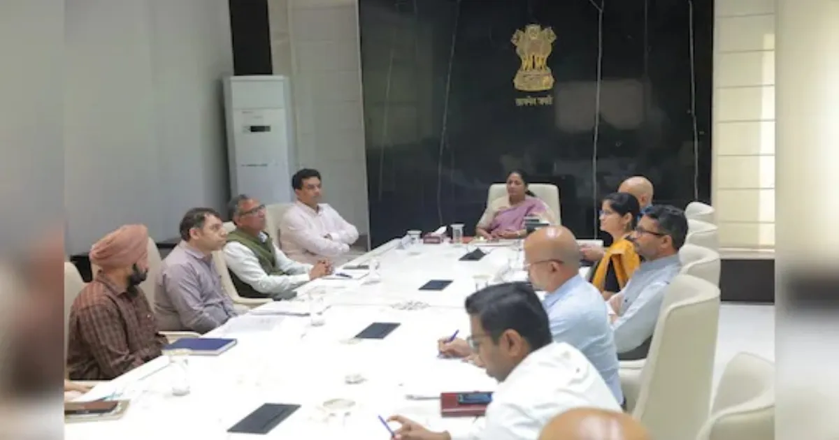 delhi-cm-targets-5000-pending-cases