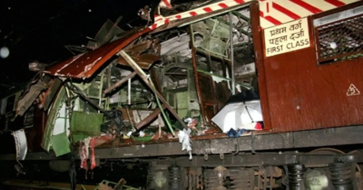 bombay-hc-frees-all-12-in-2006-mumbai-train-blasts-case