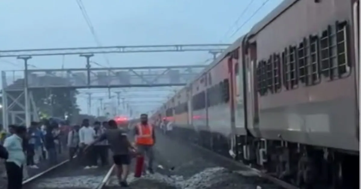 Smoke Scare Sparks Panic on Hassan-Solapur Express in Karnataka