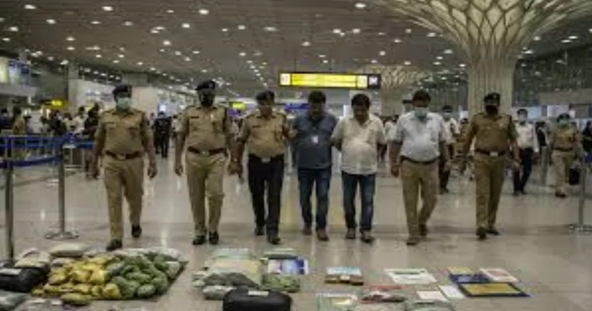 Mumbai Airport Bust Nets ₹7.32 Crore in Drugs, Four Arrested