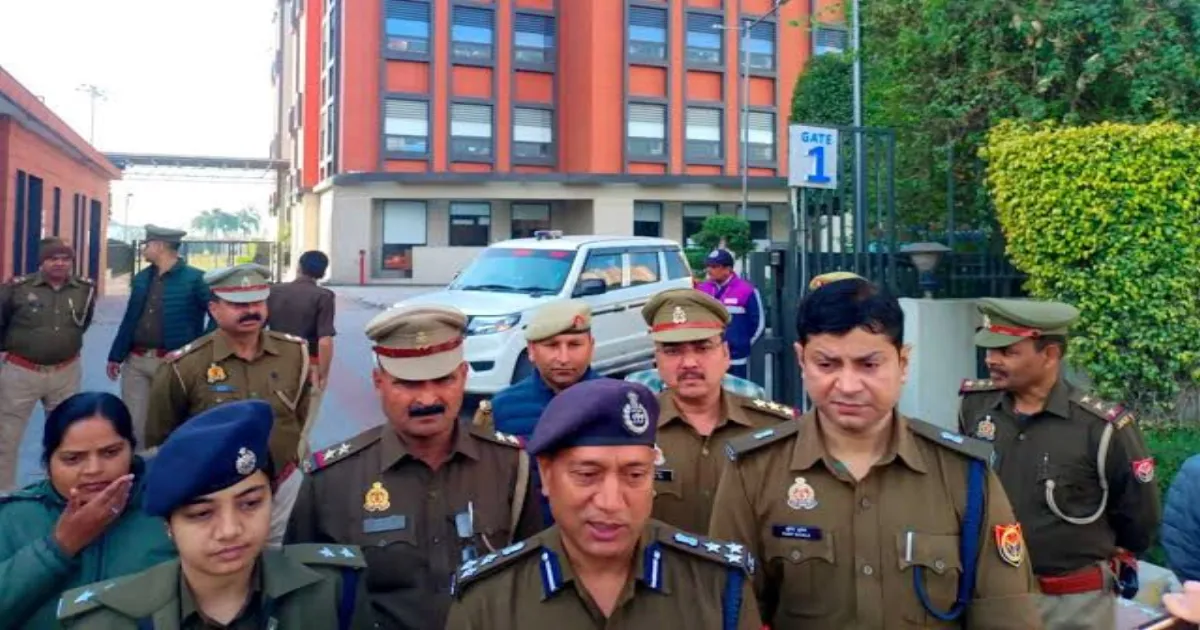 Panic Grips Uttar Pradesh: Bomb Threats Target Schools in Agra, Meerut, Kanpur!