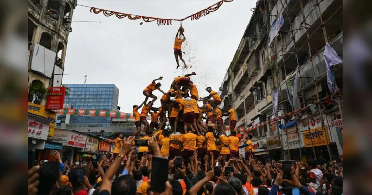 maharashtra-secures-15-lakh-govindas-with-rs-10-lakh-in