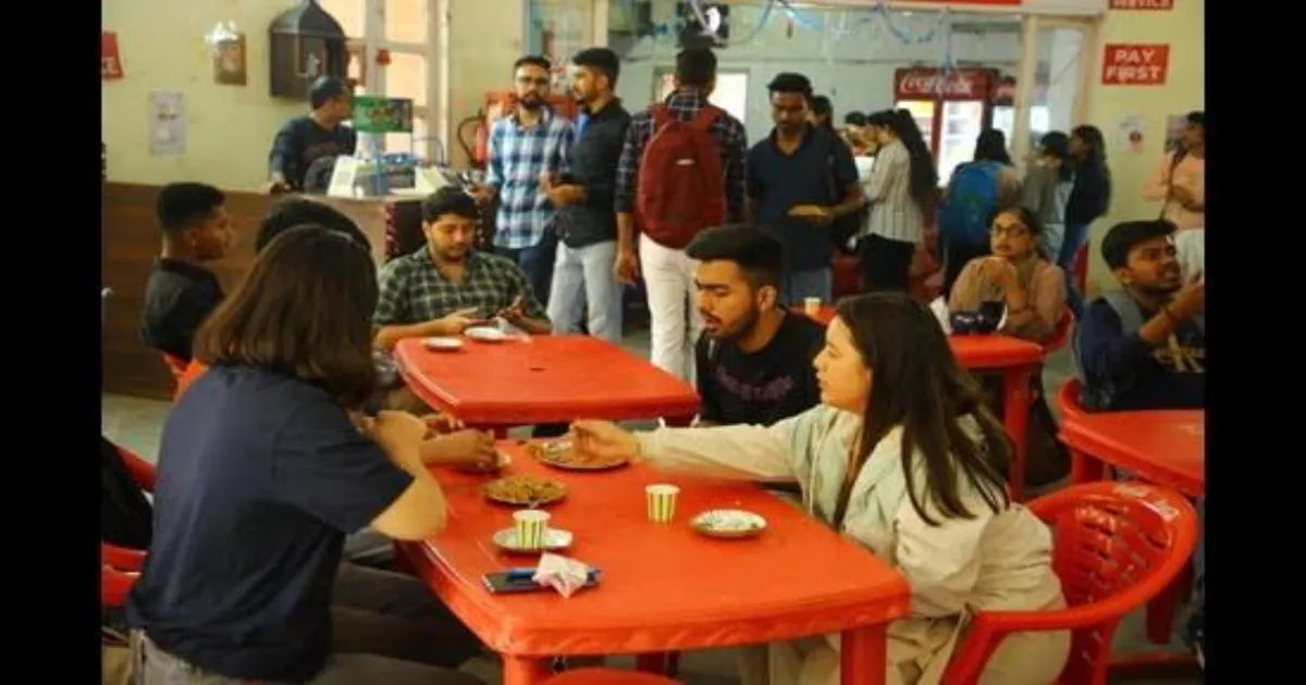 Delhi University’s Epic Freshers’ Day: From Chole-Kulche to Campus Chaos!