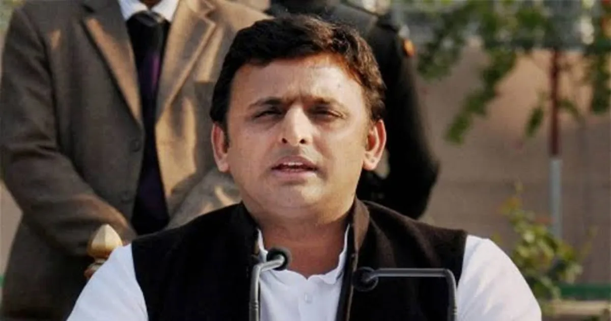 sp-gives-rs-6-lakh-aid-to-families-of-dead-in-tragic-up