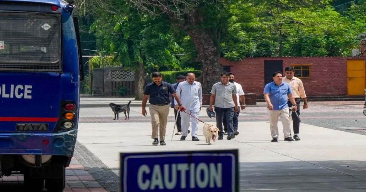 delhi-schools-gripped-by-fear-as-bomb-threats-escalate