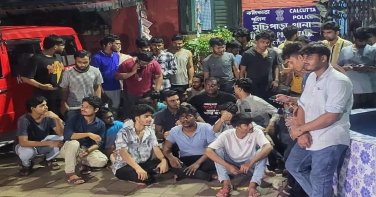 Calcutta University Students Attacked in Sealdah Market