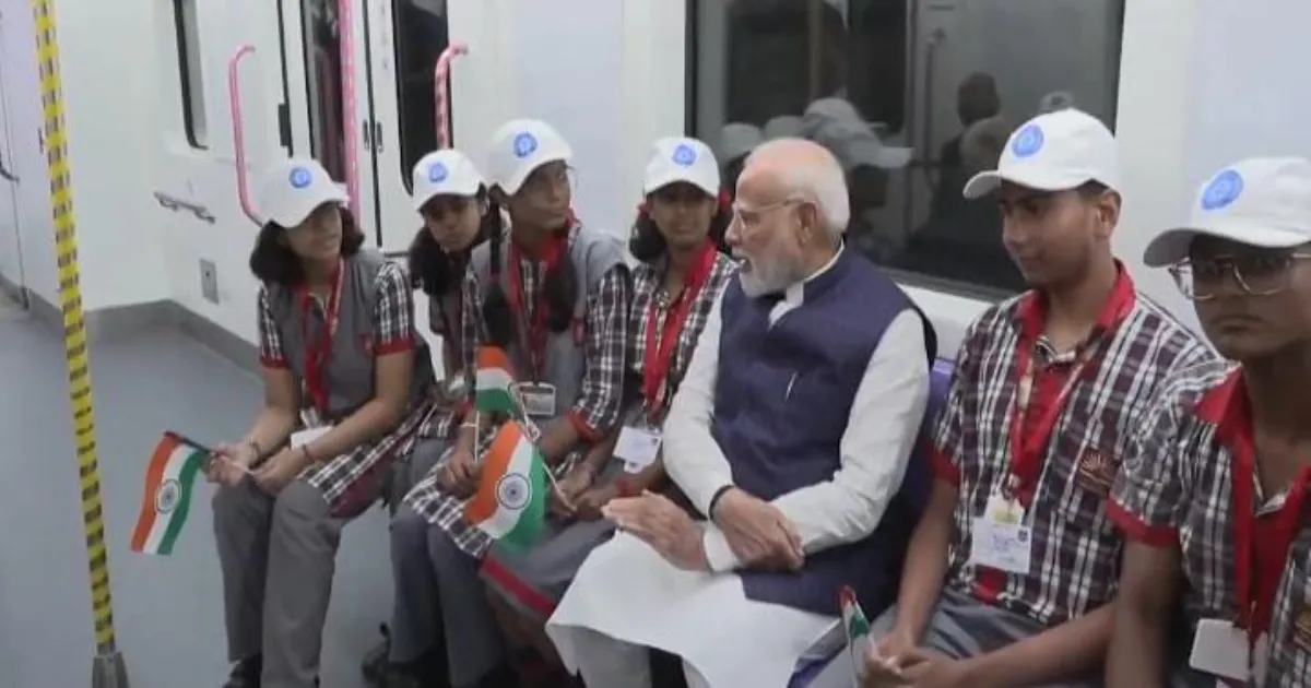 PM Modi Rides Kolkata Metro’s New Airport Route with Schoolkids