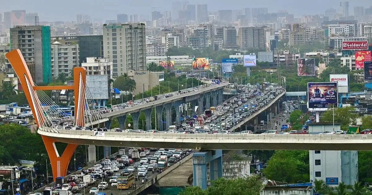 Mumbai’s Roads Clogged by Private Vehicles, BEST Buses Lag