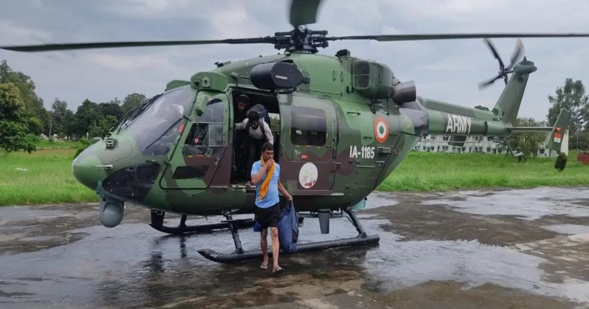 Seconds from Disaster: Army's Heroic Helicopter Rescue in Flooded Punjab!