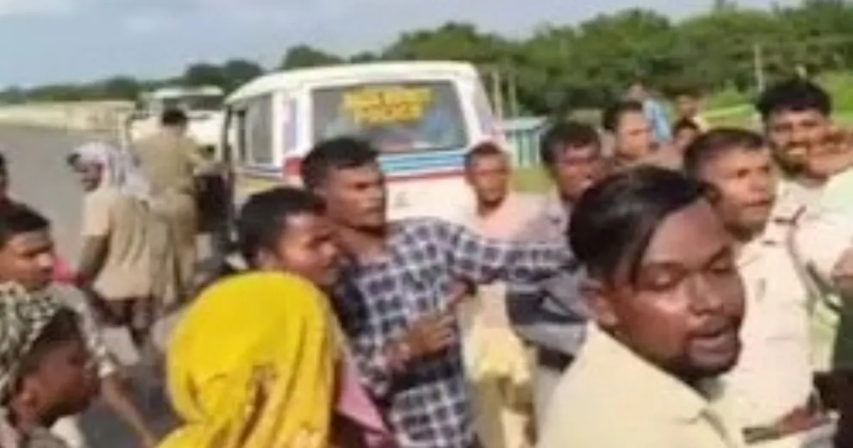 Mob Attacks Police in Malda Over Kangaroo Court Dispute