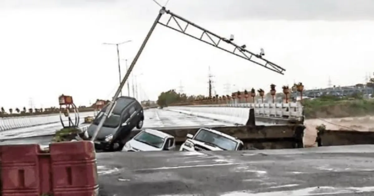 Jammu’s Tawi Bridge Collapse Traps Vehicles Amid Deadly Floods