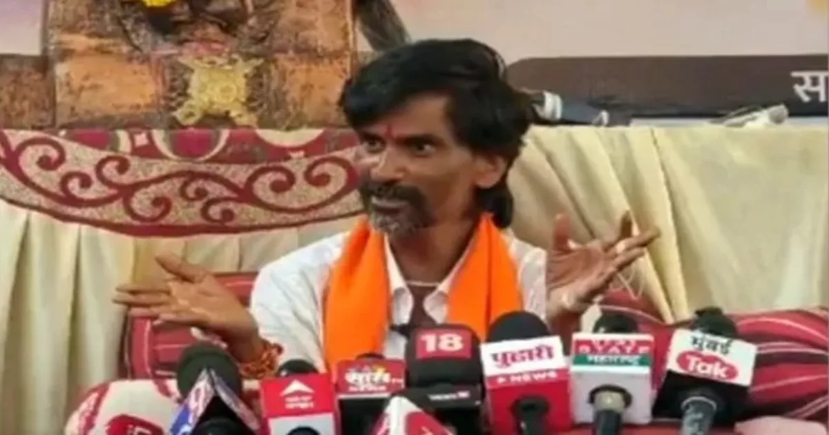 Jarange Marches to Mumbai, Vows Peaceful Protest During Ganeshotsav