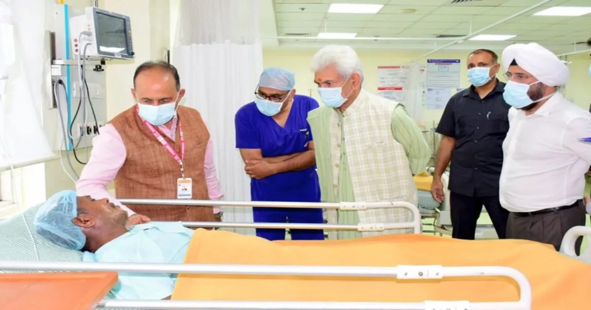 J&K LG Manoj Sinha Meets Vaishno Devi Landslide Victims