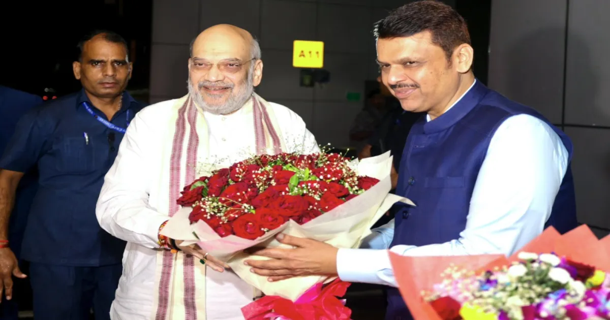 Shah Joins Mumbai’s Ganesh Festivities, Meets Leaders