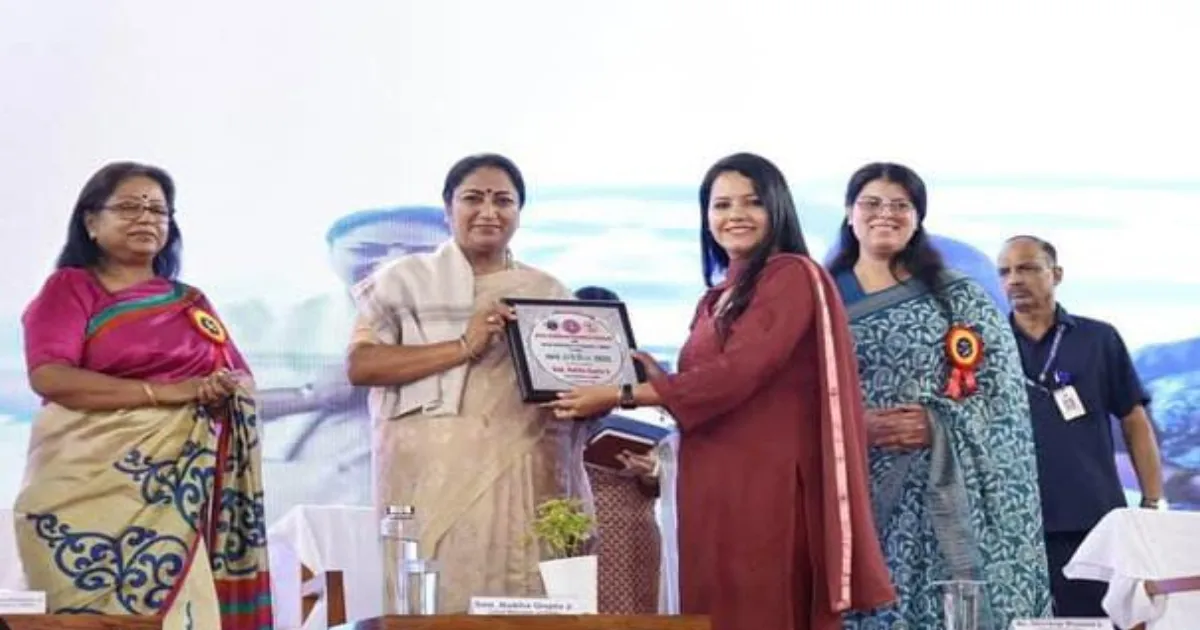 Rekha Gupta offers incentive for student social work: Concessional metro fare