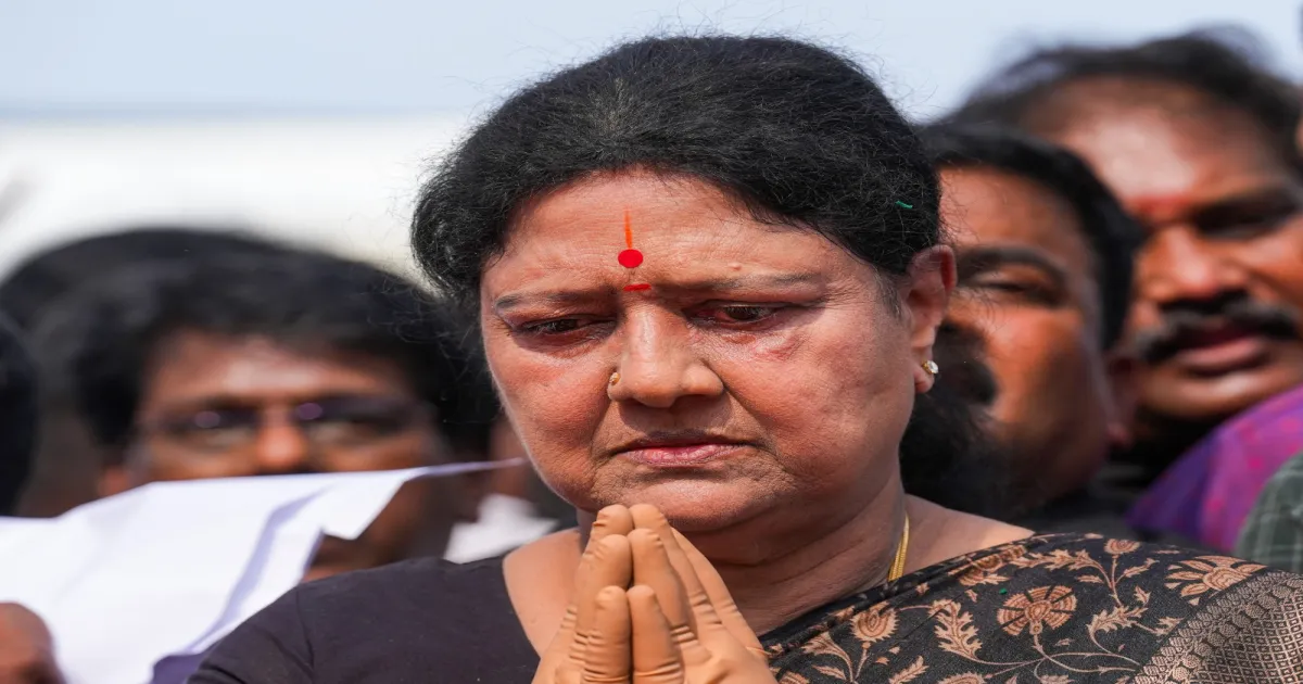 CBI Probes Padmaadevi Sugars ₹120 Cr IOB Fraud; Sasikala Link in I-T Papers