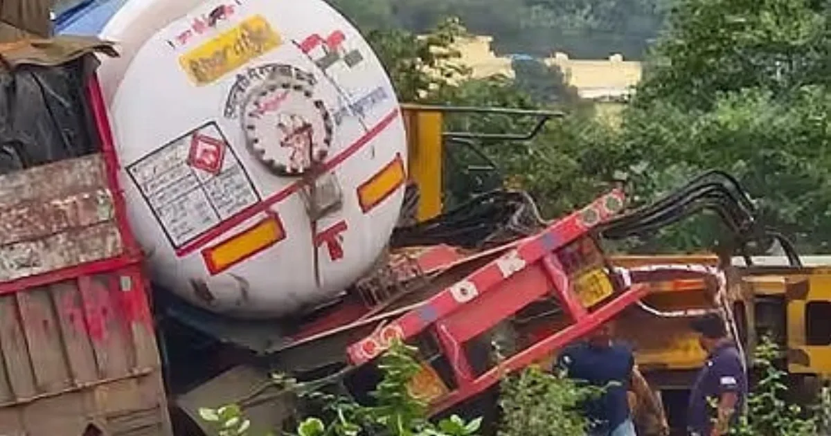 LPG Tanker Overturns in Nashik Causing Major Gas Leak and Highway Shutdown