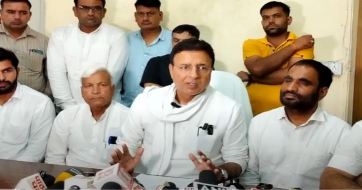 surjewala-blames-haryana-govt-for-floods-seeks-relief-p