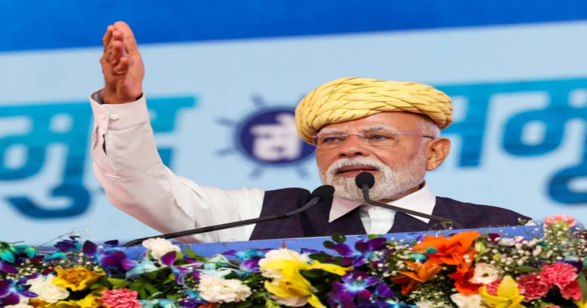 PM Modi Powers Gujarat with ₹1,600 Crore Solar Project for Clean Energy Growth