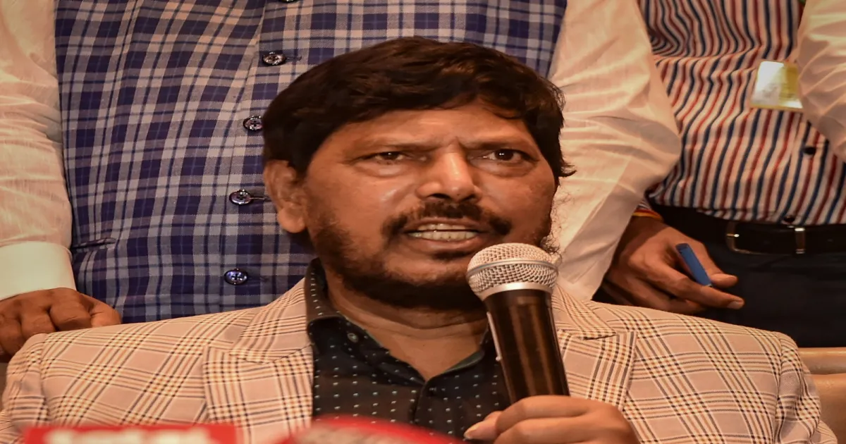 athawale-slams-vhps-hindu-only-garba-advisory-as-invitat