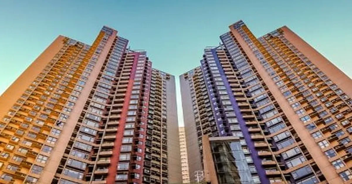 India's Housing Boom Stutters: Mumbai & Pune Sales Plunge 28% 