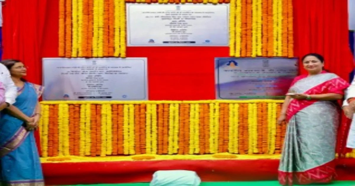 Delhi Goes Solar as CM Rekha Gupta Unveils Massive Rooftop Power Drive