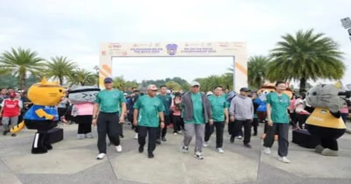 bruneis-massive-fitness-revolution-thousands-rally-for