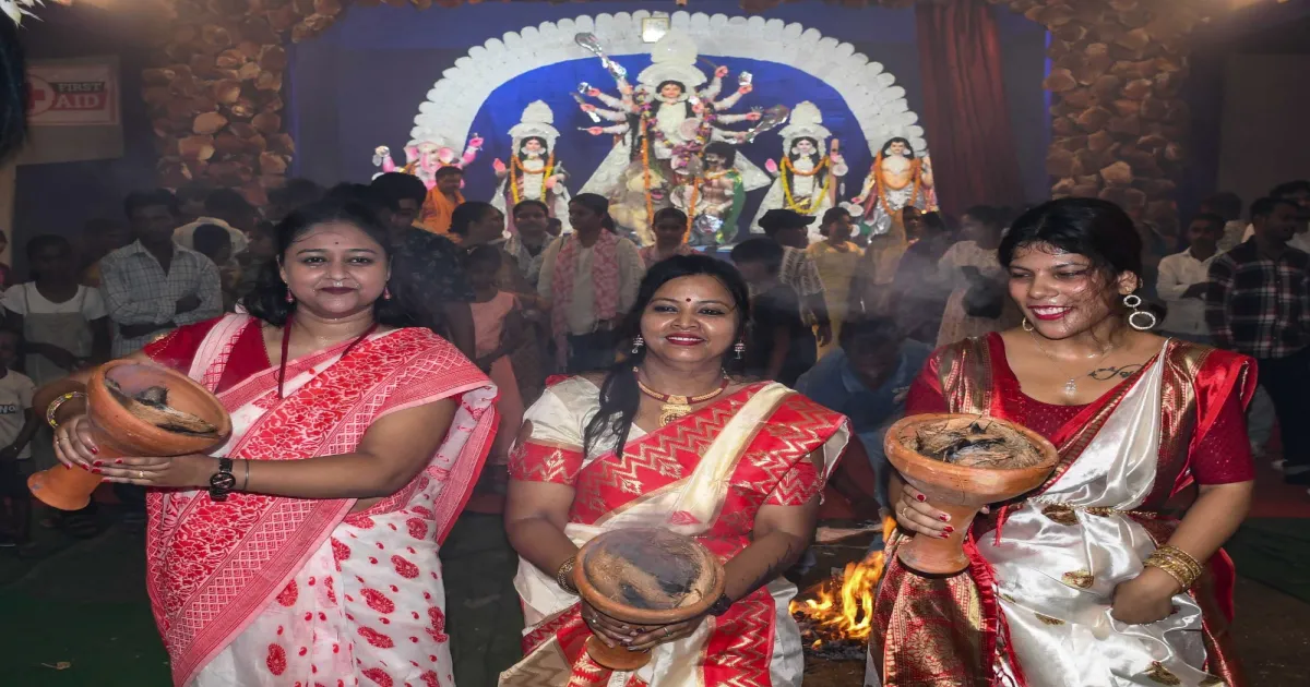 Bengal’s Durga Puja Economy Hits Unbelievable ₹50000 Crore Mark in 2025