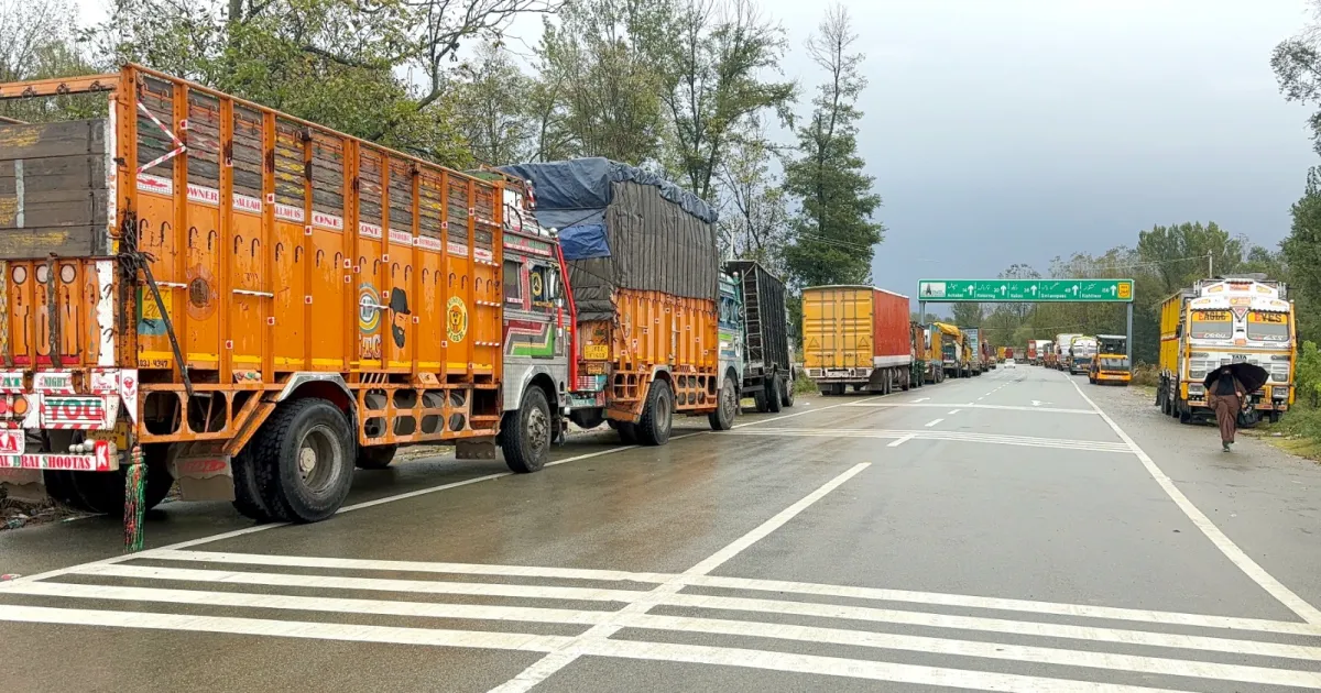 Jammu-Srinagar, Srinagar-Leh Highways Closed Due to Landslides and Snowfall