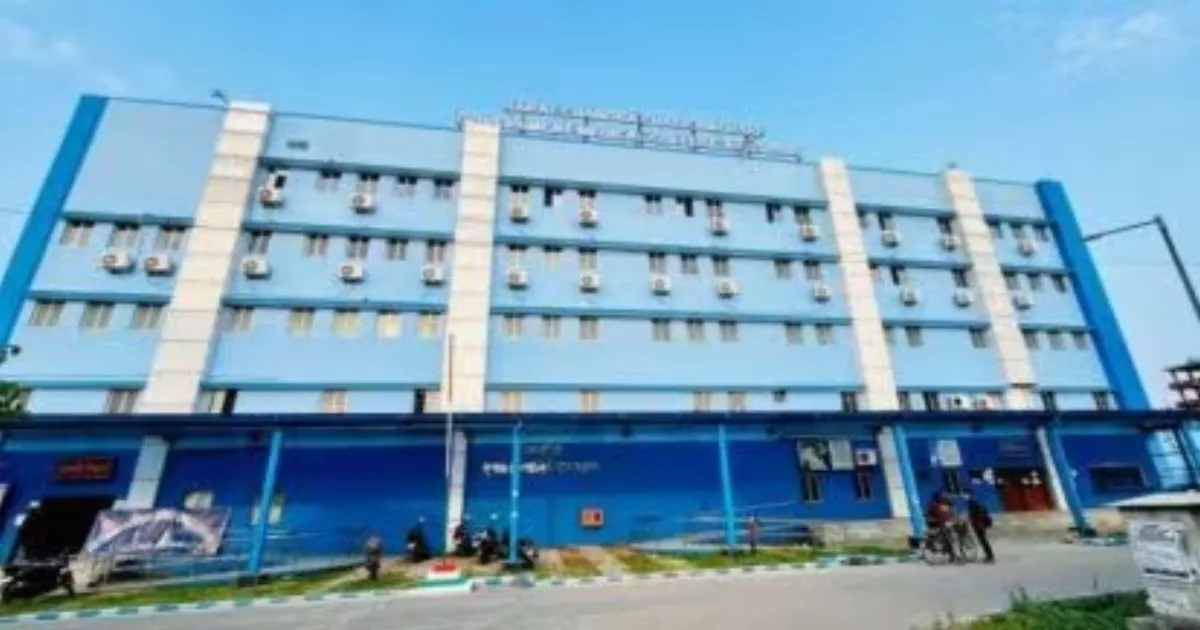 Woman Doctor Brutally Attacked Inside Bengal Hospital—Mob Threatens Rape