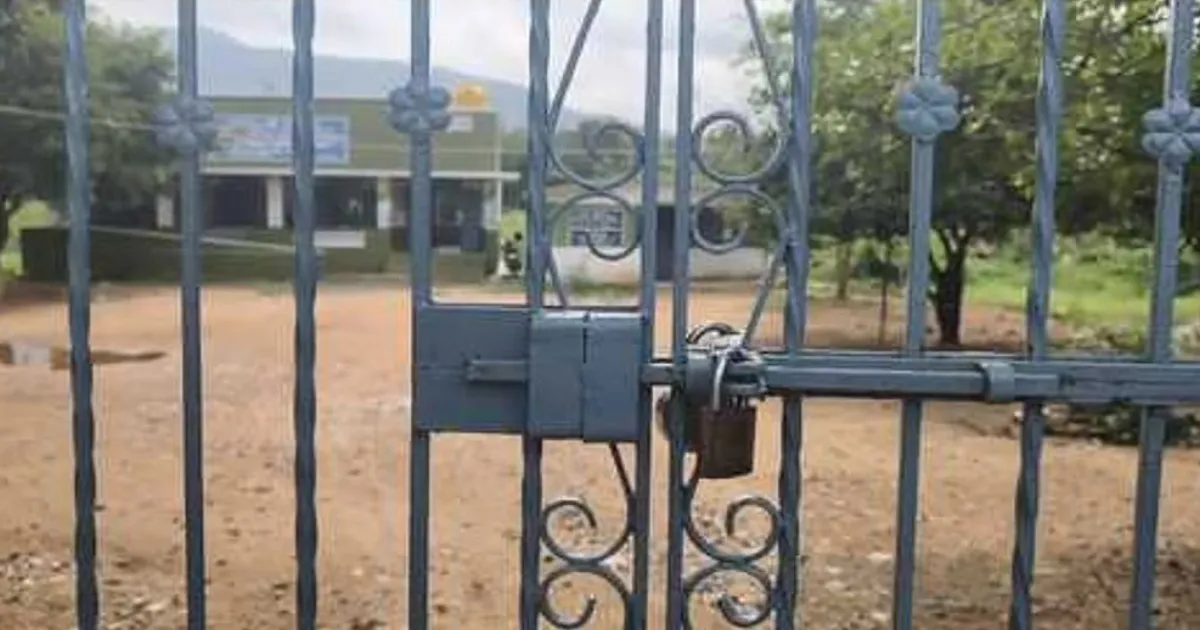 Parents Lock TN School Over ‘Dangerous’ Road and Lack of Facilities in Vaniyambadi