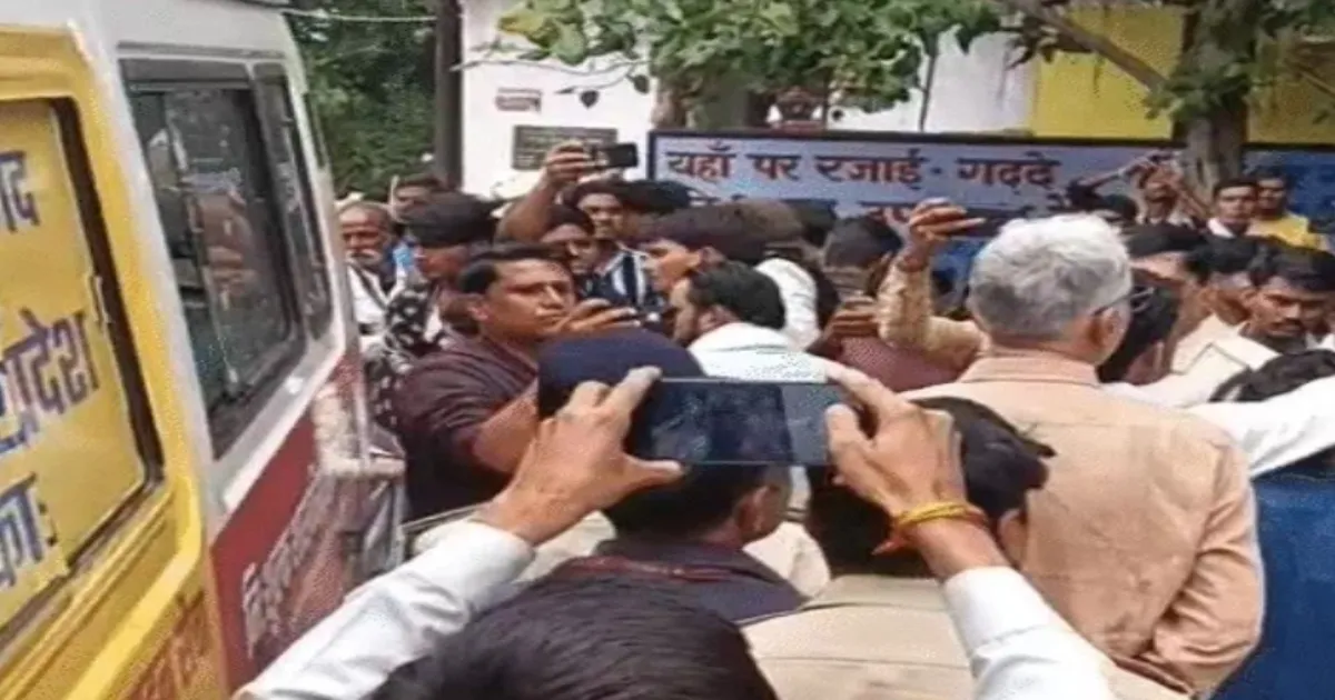 Madhya Pradesh Farmer Ends Life After Crop Loss in Unseasonal Rain, Villagers Block Road in Protest