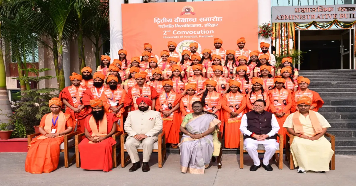 President Murmu Praises 64% Female Graduates at Patanjali University During Convocation Ceremony